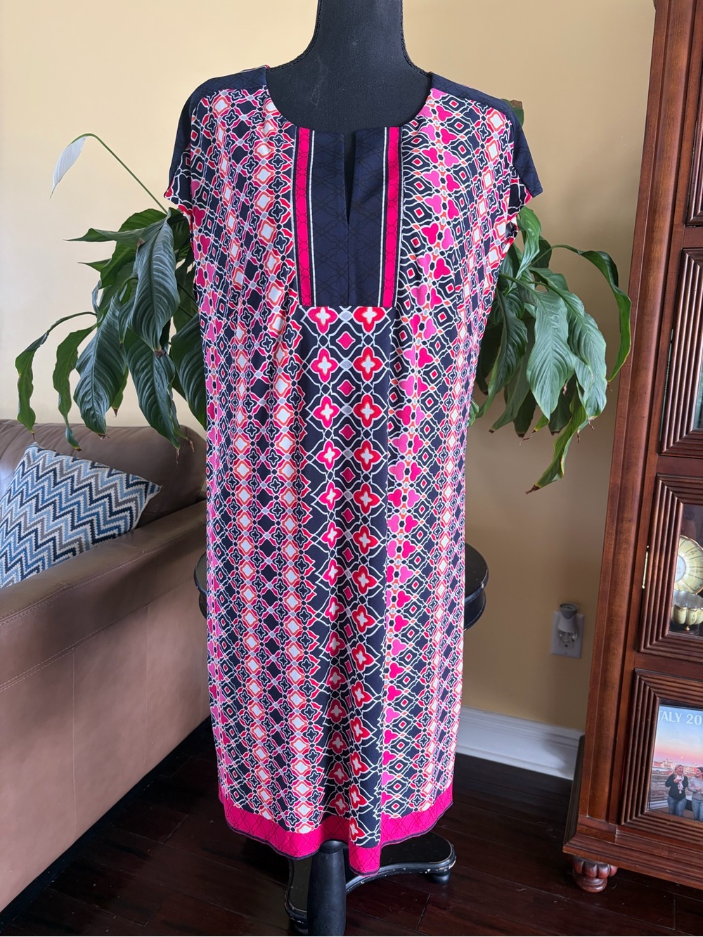 Laundry by Shelli Segal geometric print shift dress - size medium